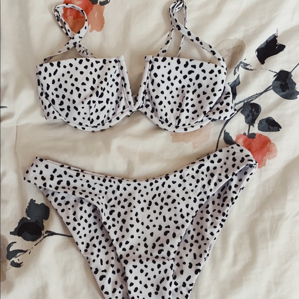 Never worn 2 piece black and white pattern bikini!